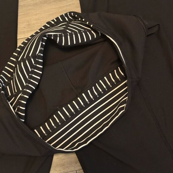 Lululemon Groove Pants Black Fold-Over Waistband Size 8 - Picture 9 of 9